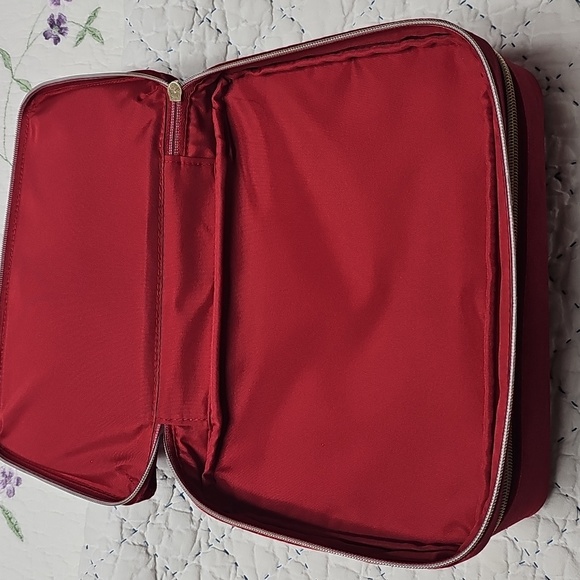Estee Lauder Red Velvet Cosmetic Bag with Bow - Picture 5 of 8